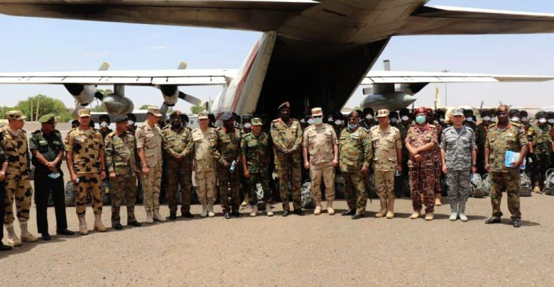 وصول القوات المصرية المشاركة فى التدريب المشترك " حماة النيل " بدولة السودان ...