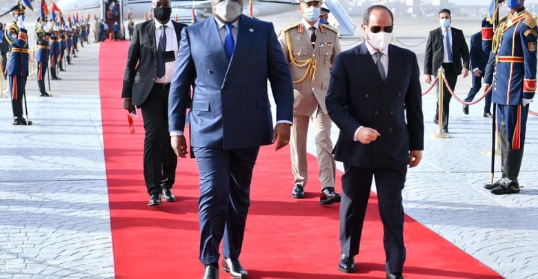السيد الرئيس يستقبل بمطار القاهرة الرئيس فيليكس تشيسيكيدى، رئيس الكونغو