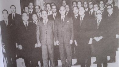 هيئة مكتب مستشار الرئيس للشئون الأمن القومي - قصر الأمير عبد المنعم ، في هليوبوليس ويرى الي يسار حافظ اسماعيل ، عبد الهادي مخلوف ، عثمان نوری وجمال بركات والي يمينه طلعت الشافعي وصلاح الشعراوي ووفيق دراز -