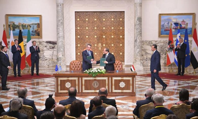 السيد الرئيس ورئيس الوزراء اليوناني يوقعان على تأسيس مجلس التعاون رفيع المستوى